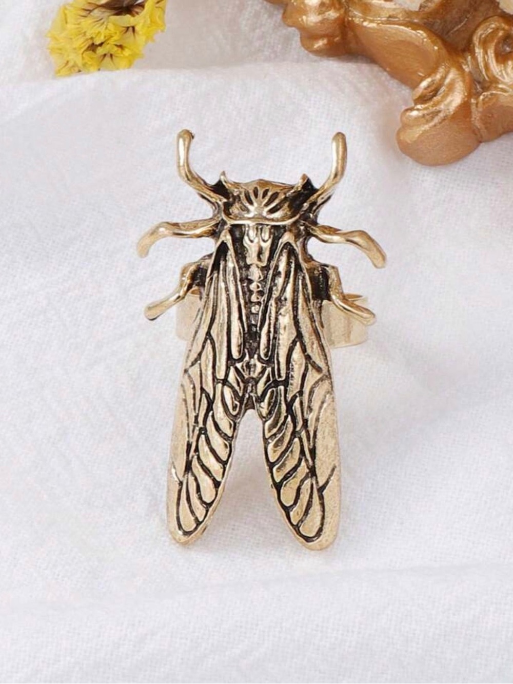 Vintage Style Cicada Adjustable Statement Ring - Picture 4 of 4